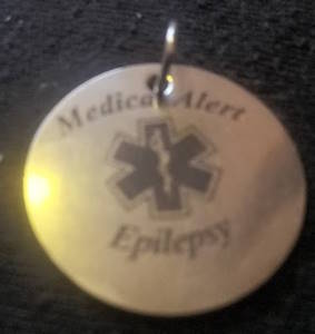 Medic Alert Pendants (25 mm silvertone)