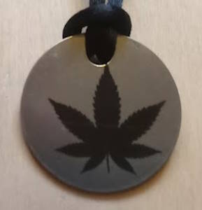 Cannabis Leaf II (30mm/1.18" silver tone)