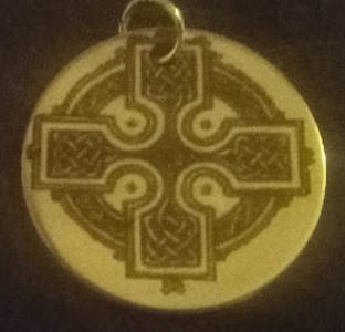 Celtic Pendants  (25 mm silvertone)