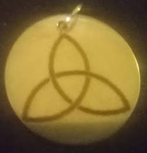 Celtic Pendants  (25 mm silvertone)