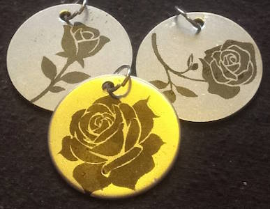 Roses (25mm / 1 inch silvertone)